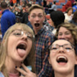 Meet your Posher, Cynthia